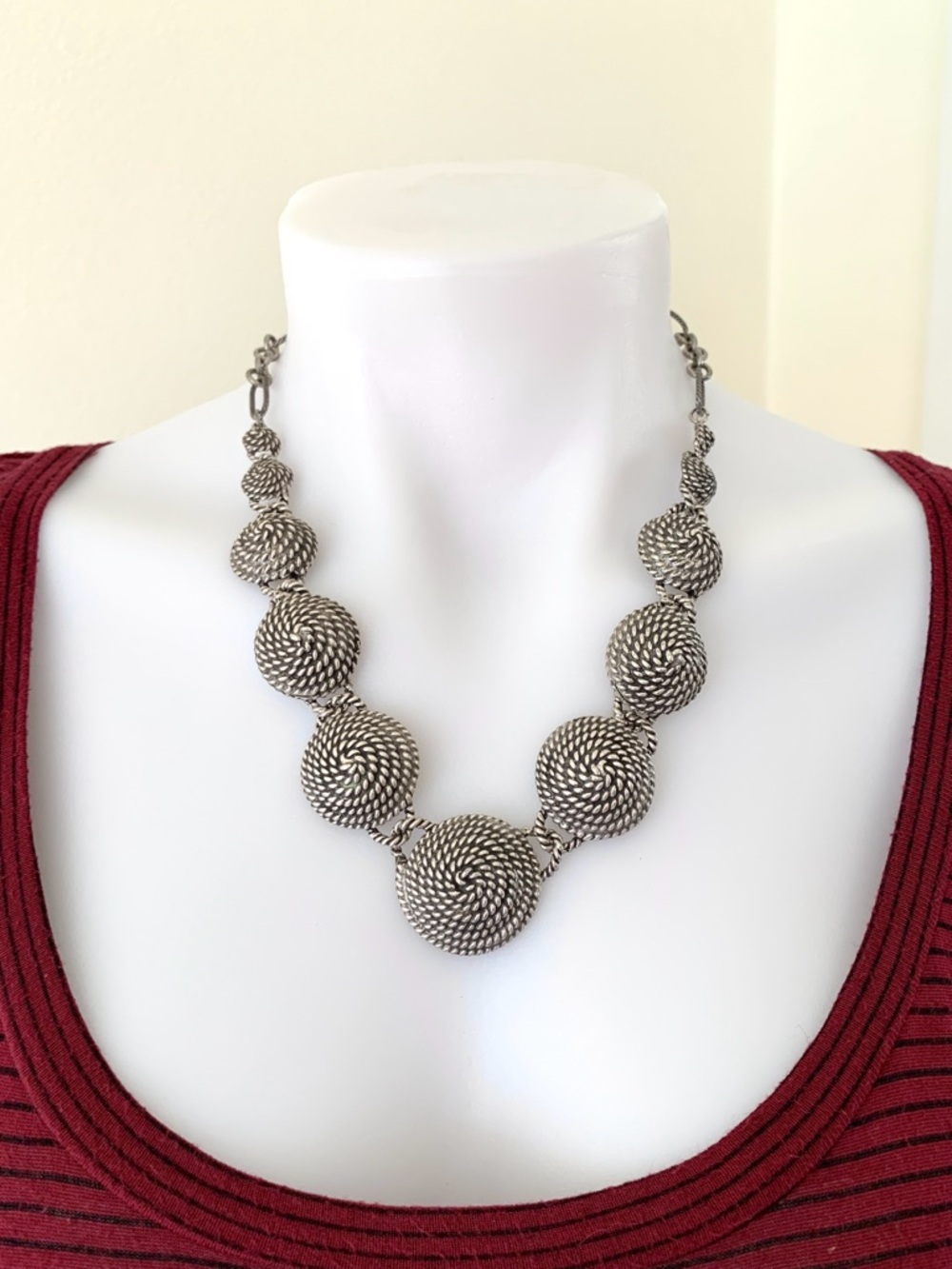 Chicos rope circles swirls spirals silver tone chunky adjustable necklace